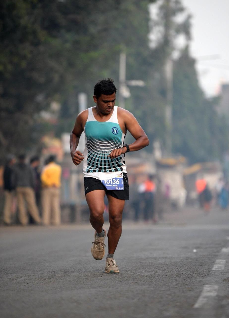Distance runner training on an alpine route